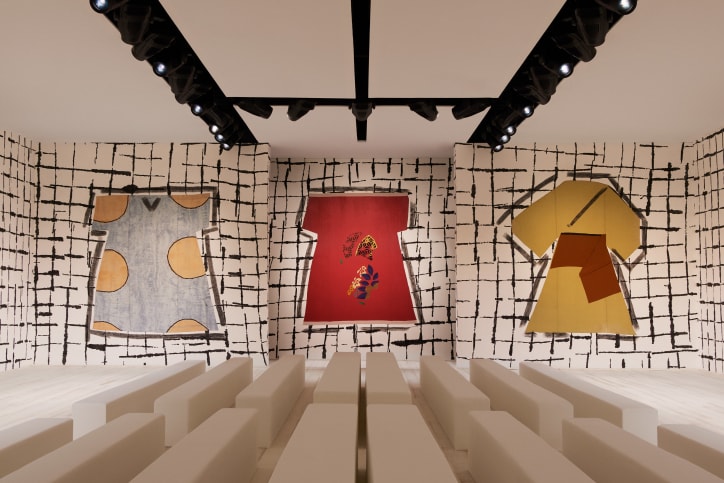 Crafted background by Chanakya School of Craft in collaboration of Isabela Ducrot for Dior Haute Couture Spring/Summer 2024 show. Courtesy of Chanakya Foundation and Dior.