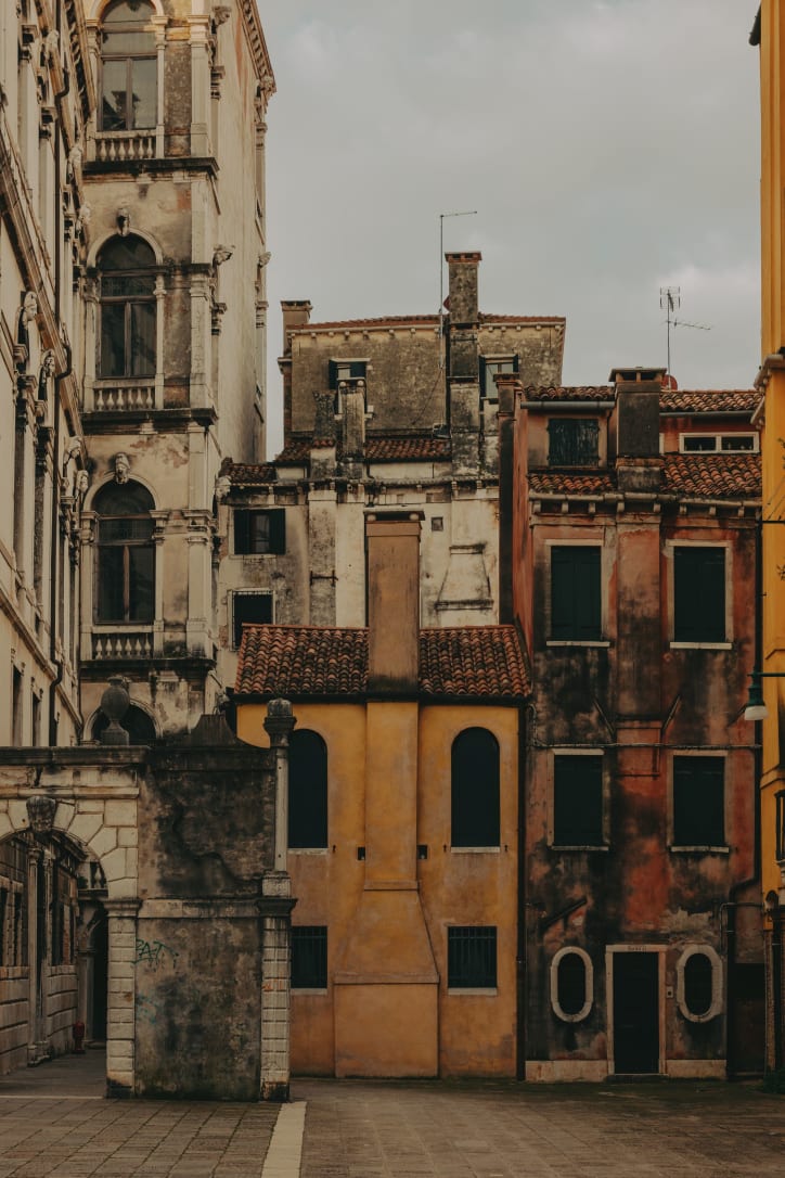 On the streets of Venice, April 2025. Photography by Julius Hirtzberger for Art Basel.