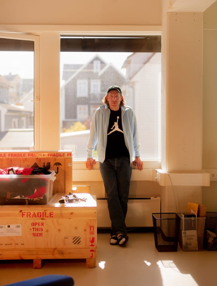 Cory Arcangel. Photo by Tonje Thilesen for Art Basel.