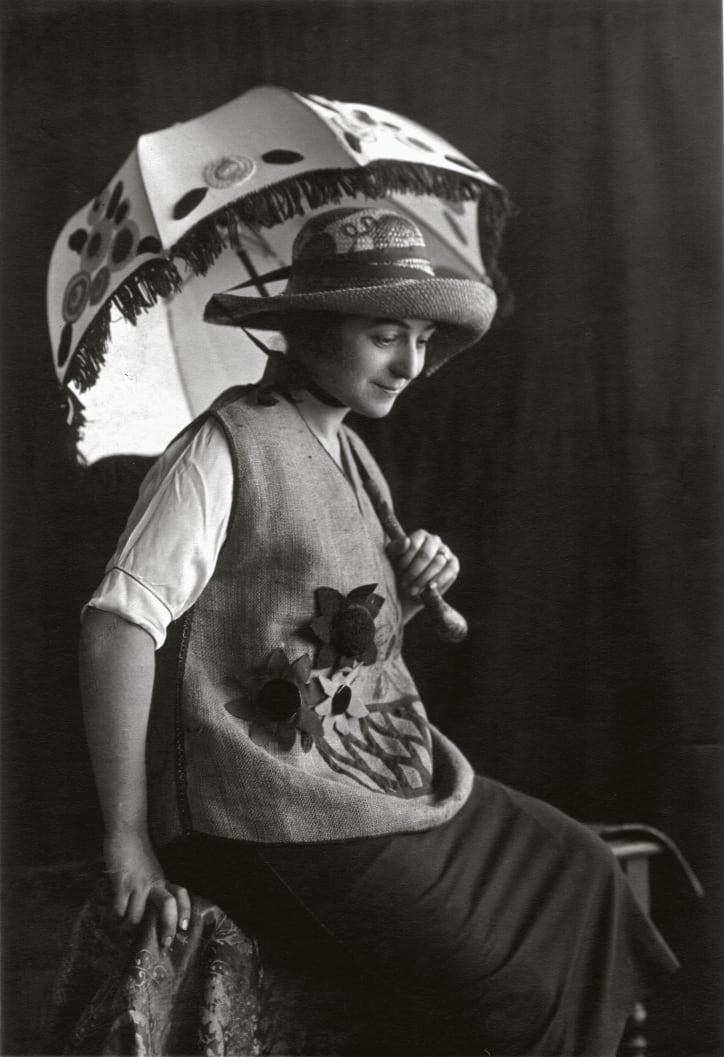 Sonia Delaunay wearing Casa Sonia creations, Madrid, circa 1920. Credit: WIKI COMMONS.