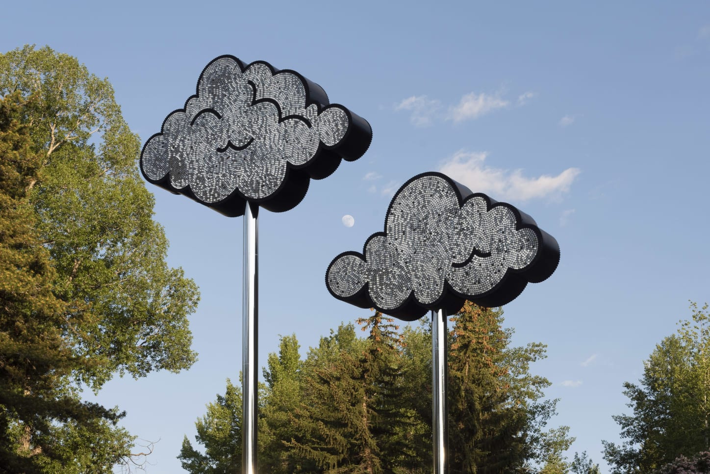 Sanford Biggers , Unsui (Mirror), 2025. Installation view at Paepcke Park, Aspen, CO. Photography: Tony Prikryl. Courtesy the Artist, Desert Biennial, Buckhorn Public Arts, and Marianne Boesky Gallery, Aspen and New York.