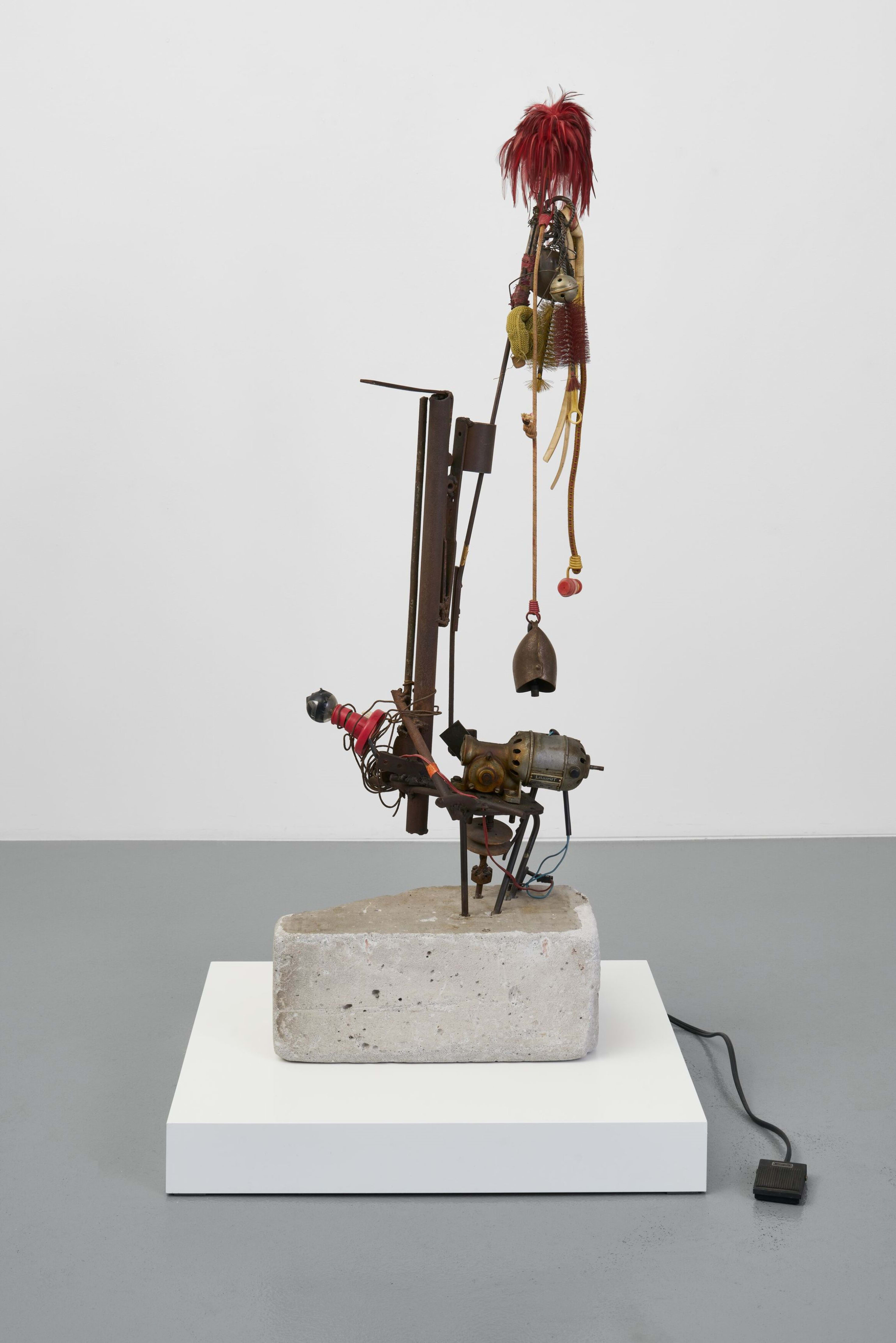 让·丁格利，《巴鲁巴二世》，1961年。© Jean Tinguely。图片由艺术家及豪瑟沃斯画廊提供。