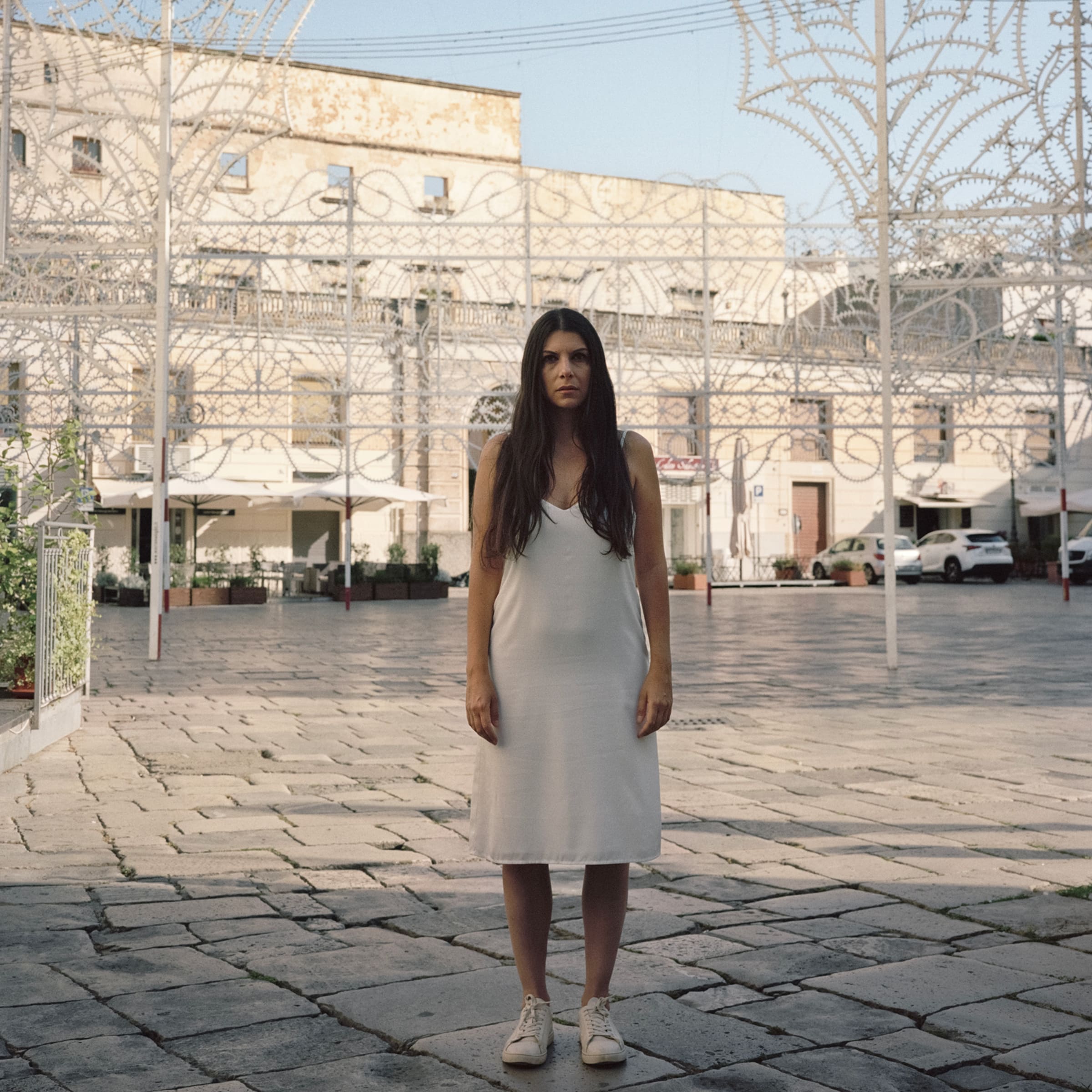 Romina De Novellis, Arachne, performance from Galatina until Punta RIstola. Courtesy De Novellis/Bordin, 2018, Galerie Alberta Pane, Paris, and Ramdom.