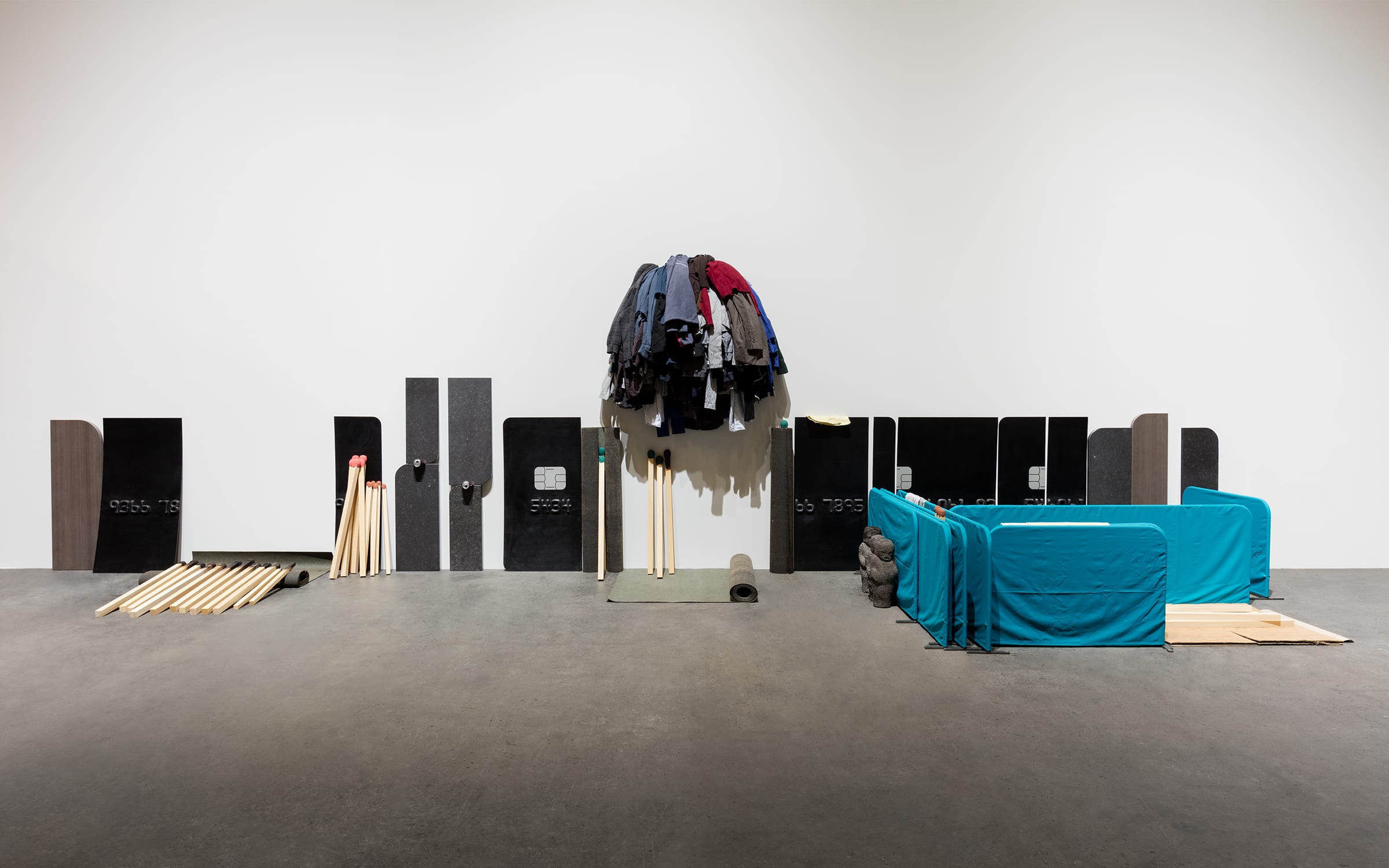 Gabriel Kuri, Shelter, 2011. Courtesy the artist; Sadie Coles HQ, London; kurimanzutto, Mexico City, New York; Galleria Franco Noero, Turin; Esther Schipper, Berlin. Photo: Andrea Rossetti.