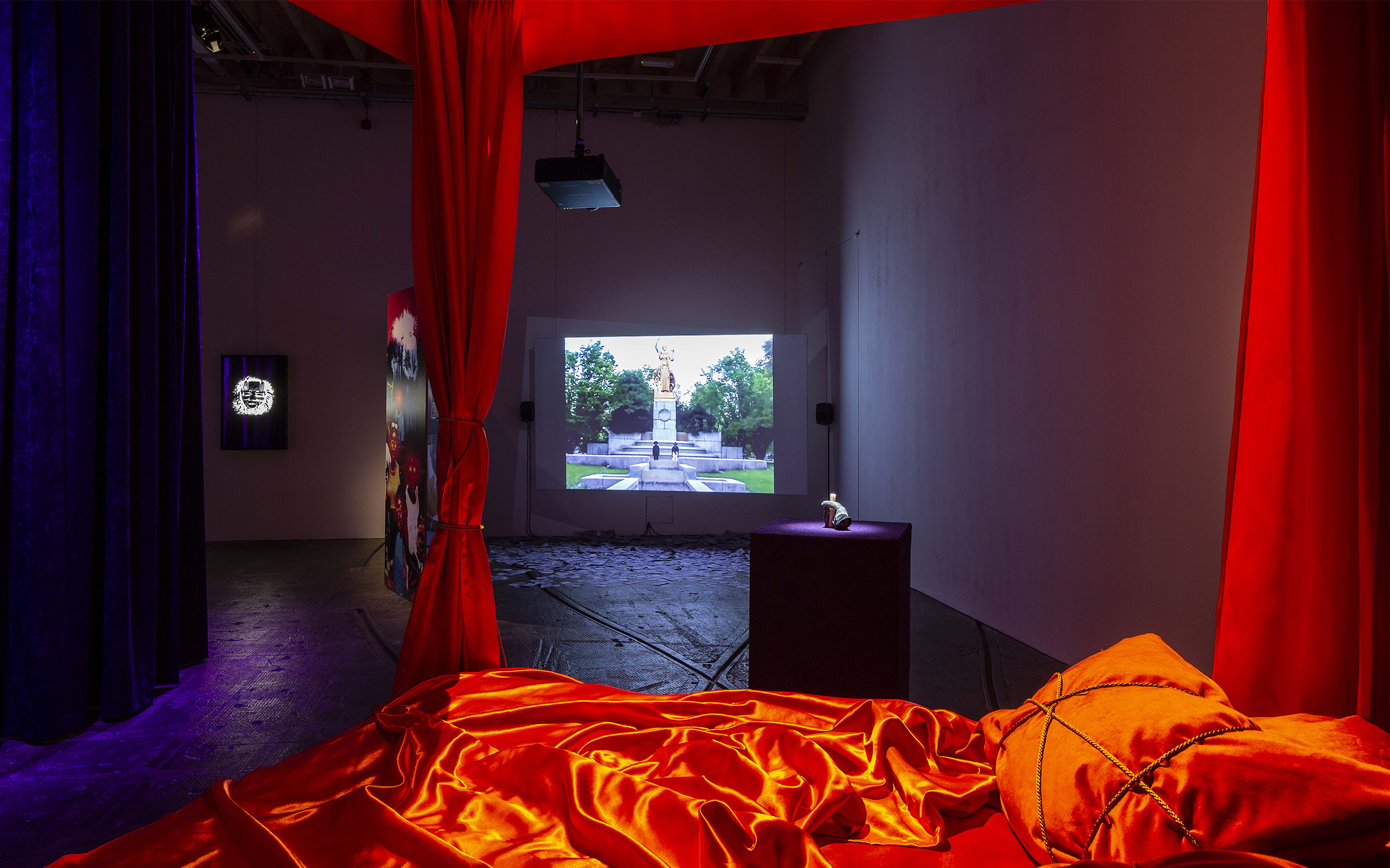Exhibition view of Christelle Oyiri-K, “Gentle Battle” at Tramway, 2022. Courtesy of the artist.