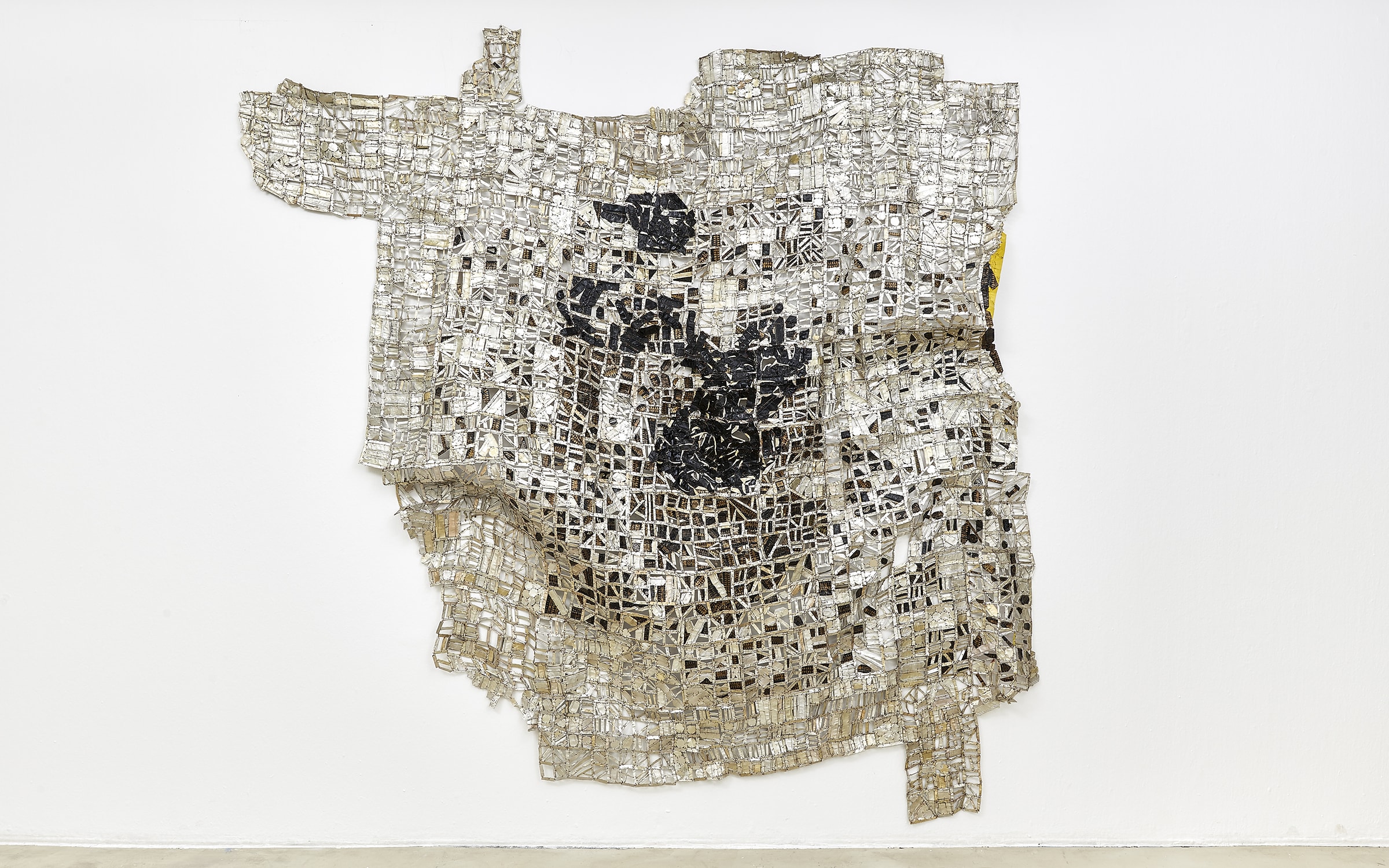 El Anatsui, Tse, 2016. Image courtesy of the artist and Goodman Gallery.