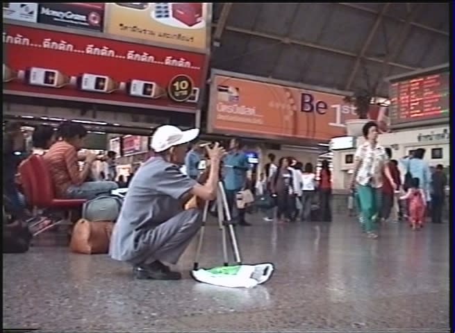 Chulayarnnon Siriphol, Hua-Lam-Pong (film still), 2004. Courtesy of the artist and Bangkok CityCity Gallery.