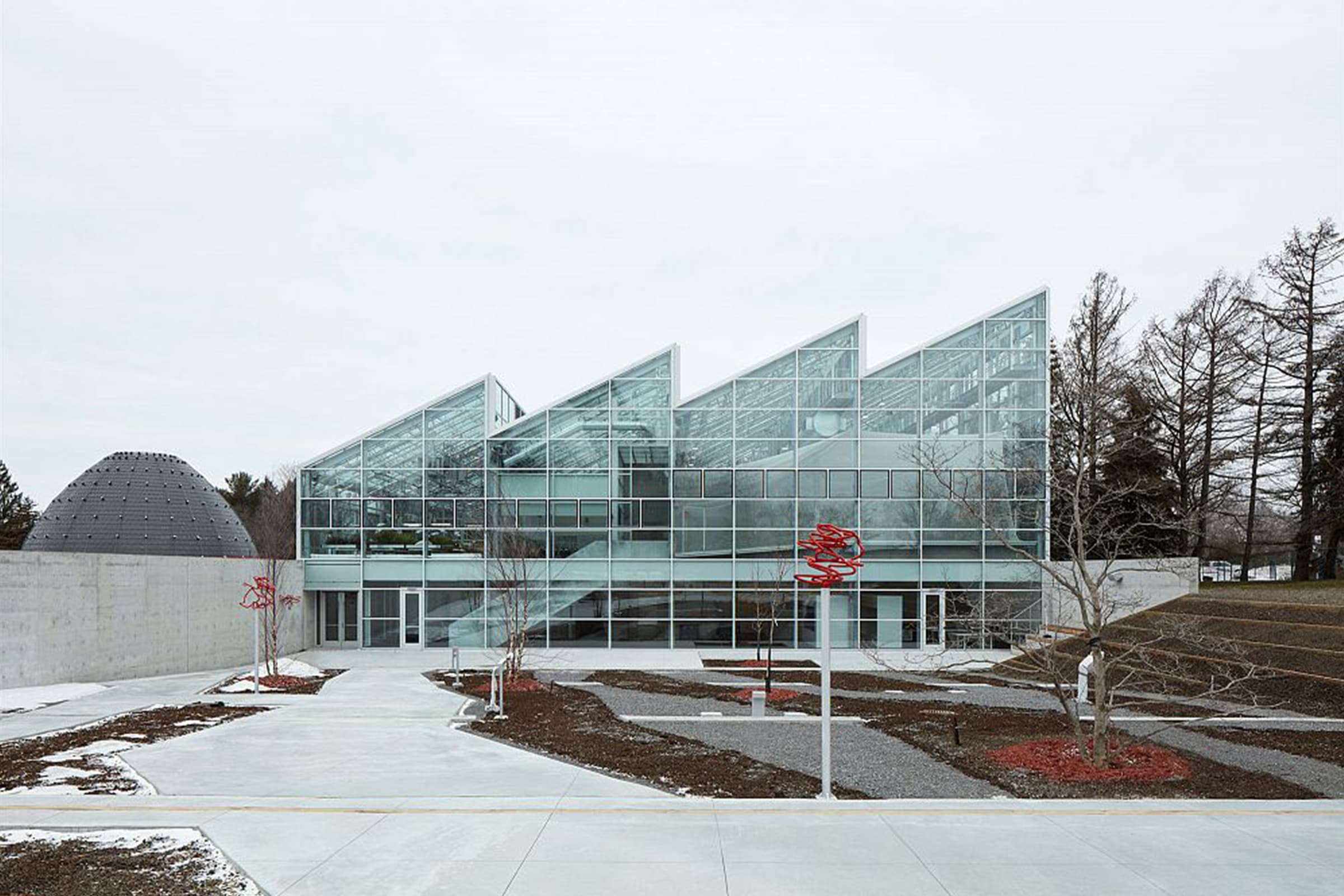 Insectarium East Facade with pollinator Garden. Kuehn Malvezzi + Pelletier De Fontenay + Jodoin Lamarre Pratte Architectes Montreal. Photograph: © James Brittain.
