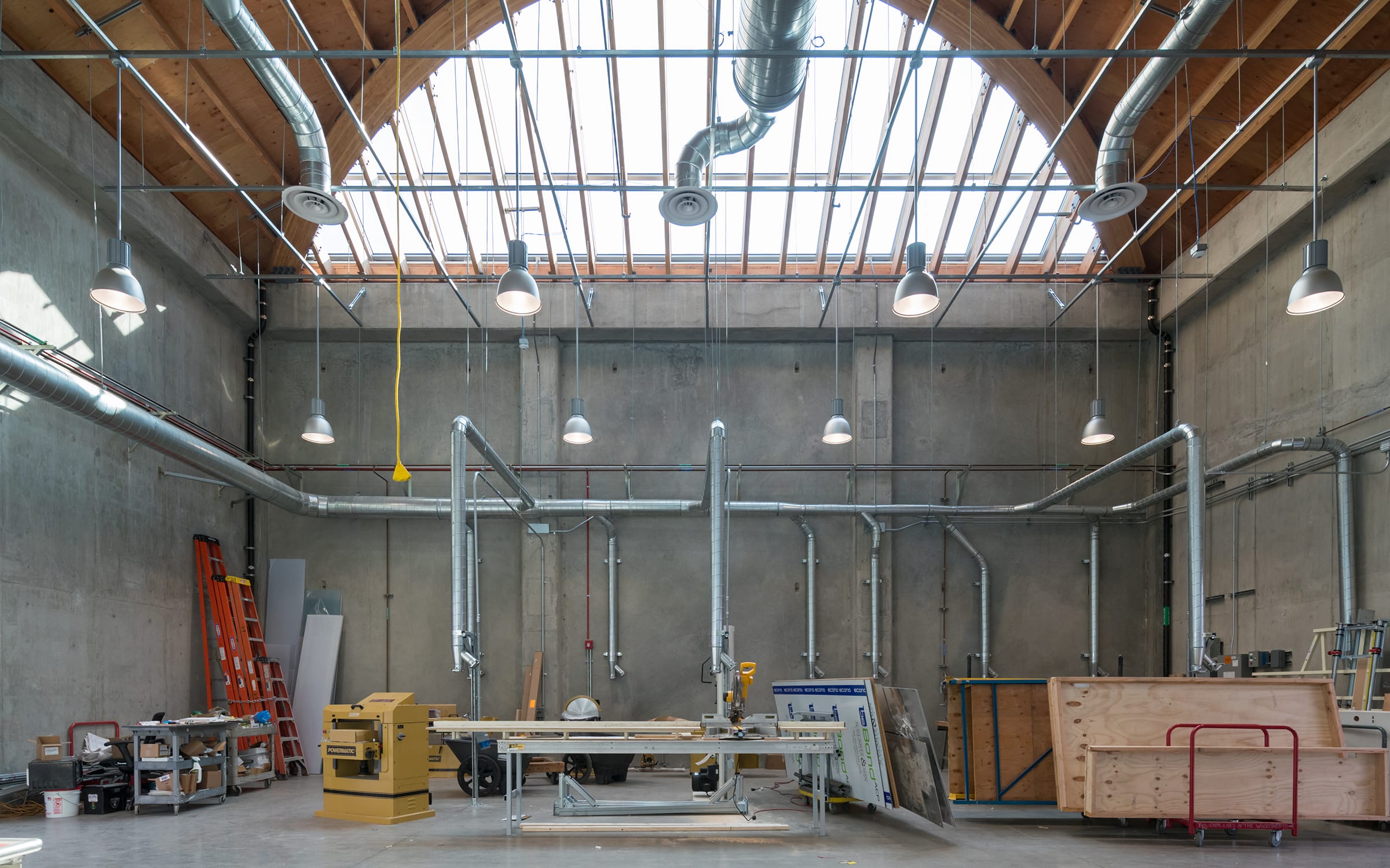 Wood shop at UCLA Margo Leavin Graduate Art Studios. Photograph by Iwan Baan. Courtesy of Johnston Marklee.