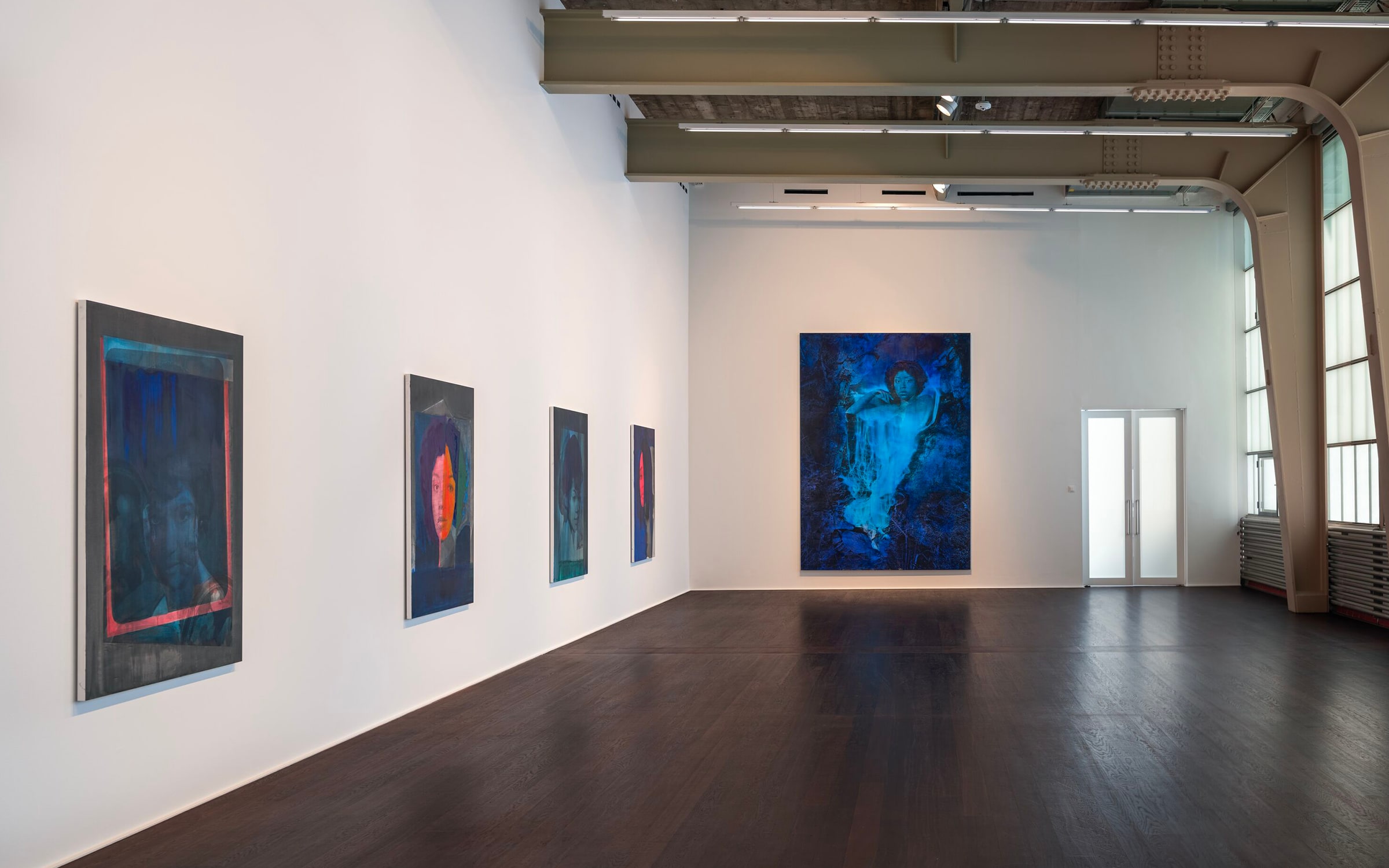 Installation view, ‘Lorna Simpson’ at Hauser & Wirth Zurich. © Lorna Simpson. Courtesy of the artist and Hauser & Wirth. Photograph by James Wang.