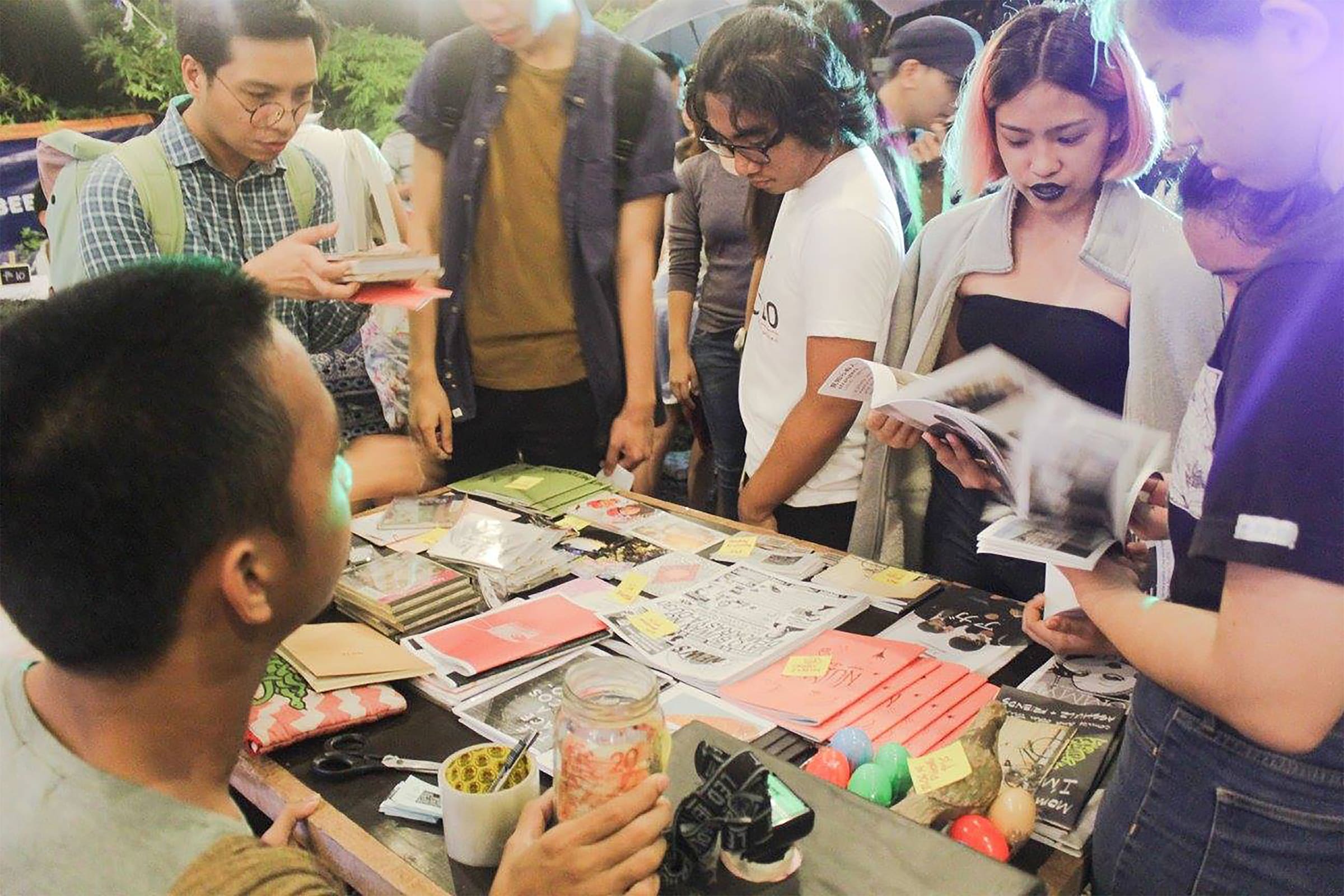 A moment during a ‘zine orgy’. Photograph by UP Photographers' Society. Courtesy of Mac Andre Arboleda.