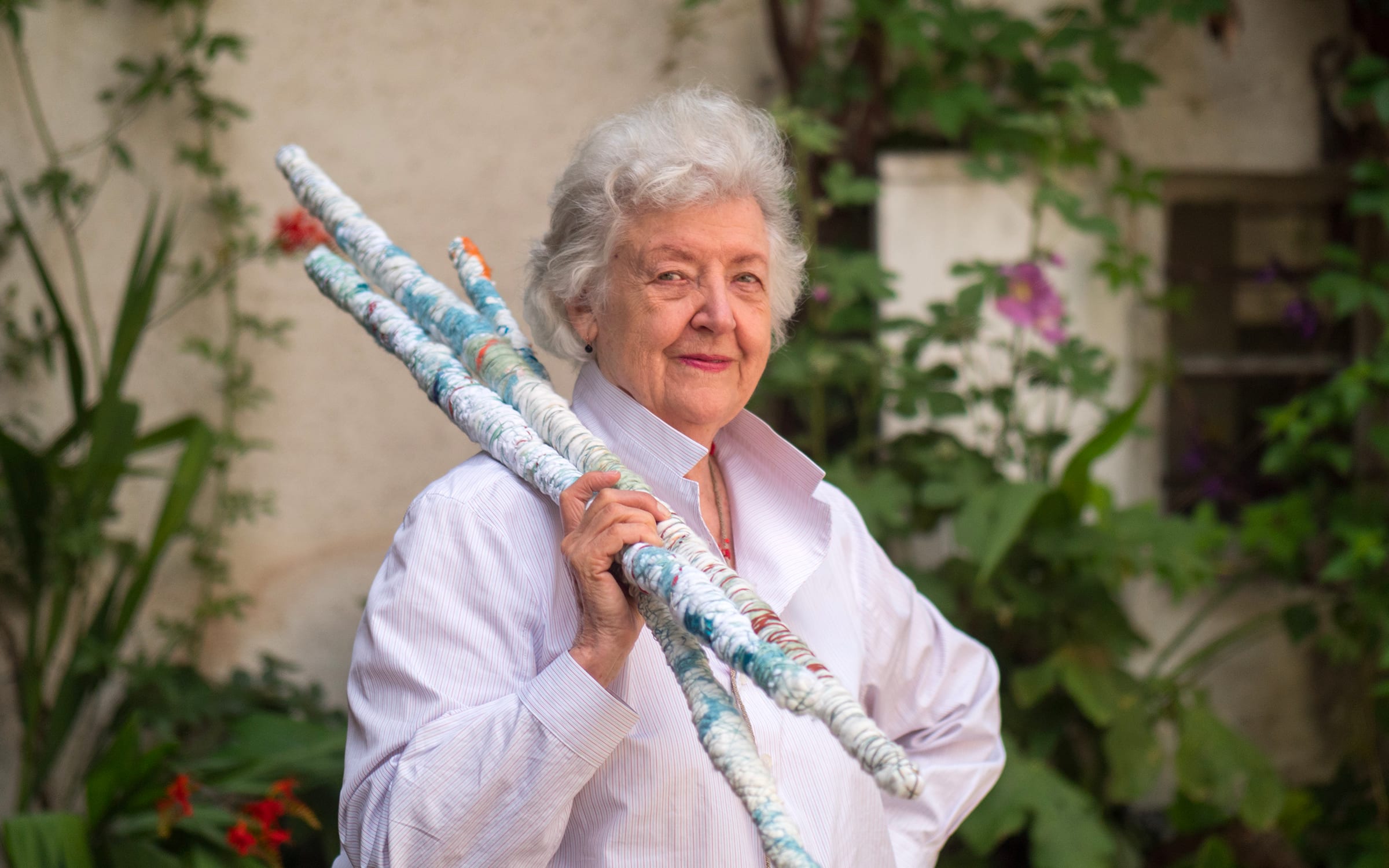 Sheila Hicks, 2019. Photograph by Cristobal Zanartu.