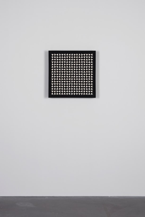 Gerhard von Graevenitz | 129/425 Weisse Dreiecke auf schwarz, 1962