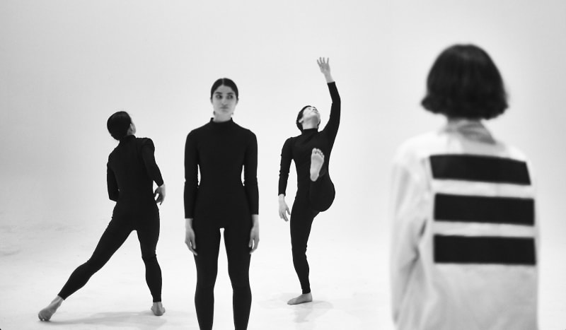 Human Unreadable: Generative Choreography by Operator