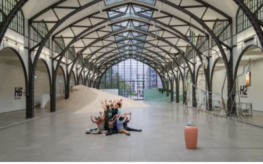 Alexandra Pirici’s choreographic landscape takes over the Hamburger Bahnhof