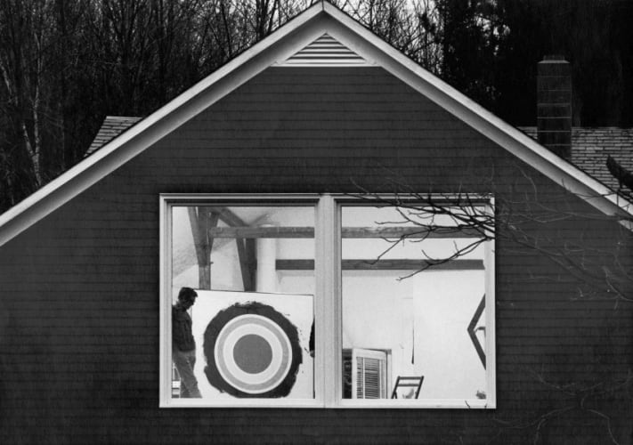 Kenneth Noland nella sua casa nel Vermont, South Shaftserbury