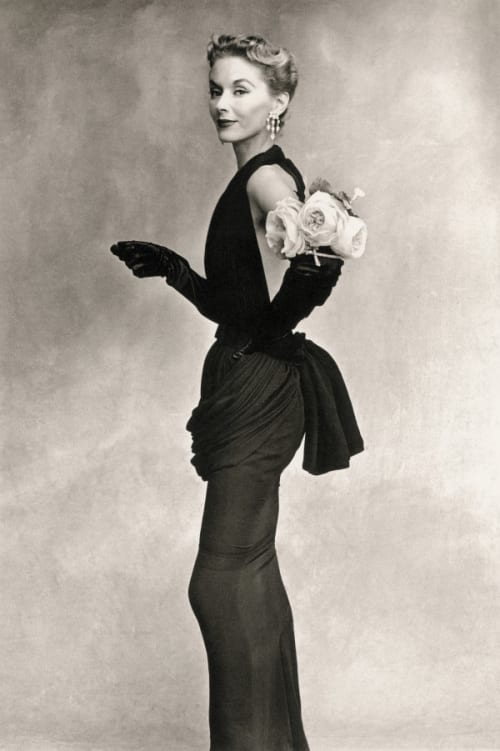 Woman with Roses, Paris