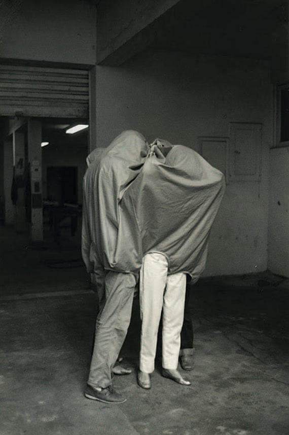 Photographic documentation of the performance "Habit / inhabitant"