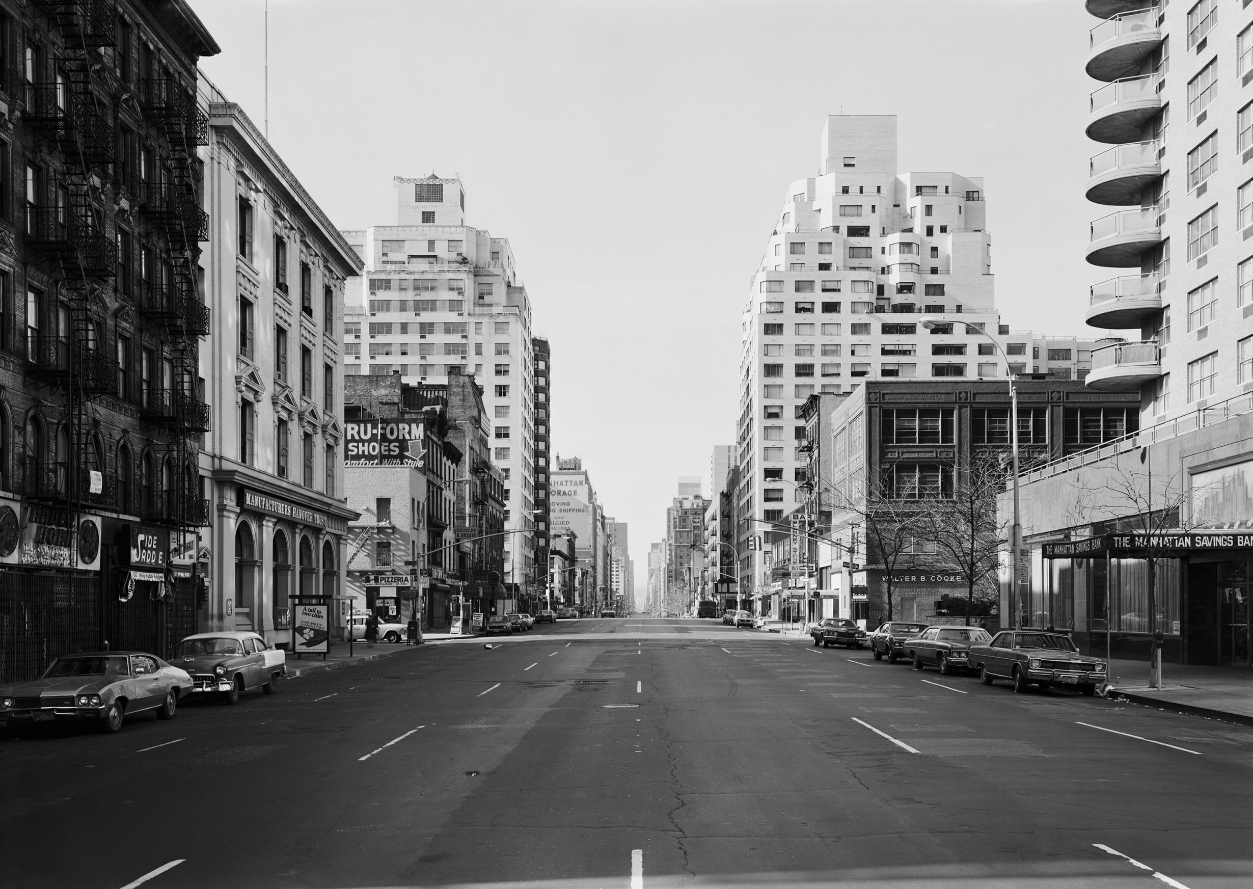 Amazon.co.jp: THOMAS STRUTH Photographs 1978-2010 Large